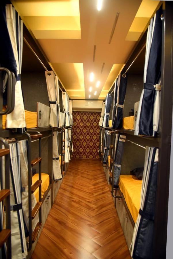 Charyana Hotel Ac Dormitory Ahmedabad Exterior photo